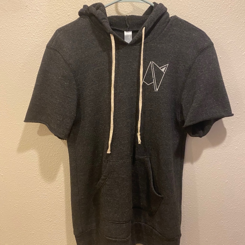 Androgynous Fox Short-Sleeve Hoodie